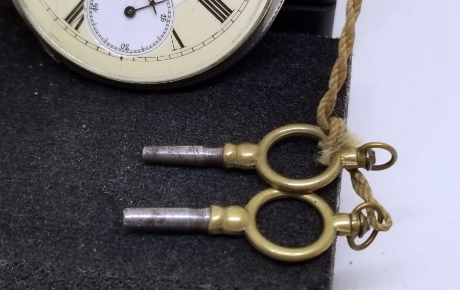 OSMANLI DÖNEMİ KURMALI GÜMÜŞ KASA RENKLİ KADRAN CEP SAATİ