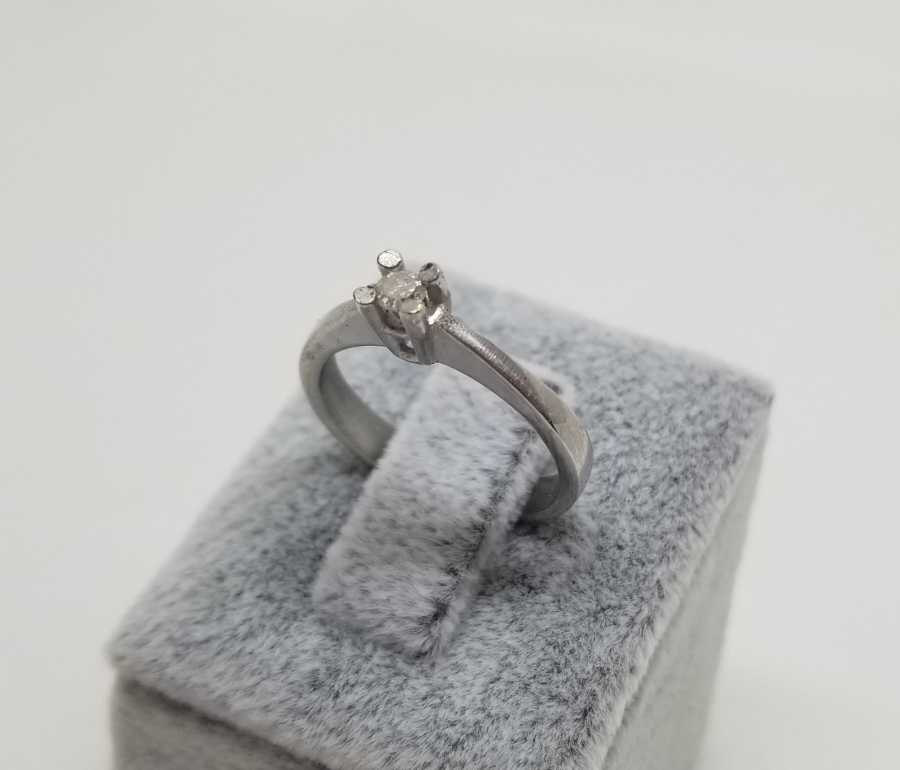 PIRLANTA TAŞLI TEKTAŞ YÜZÜK