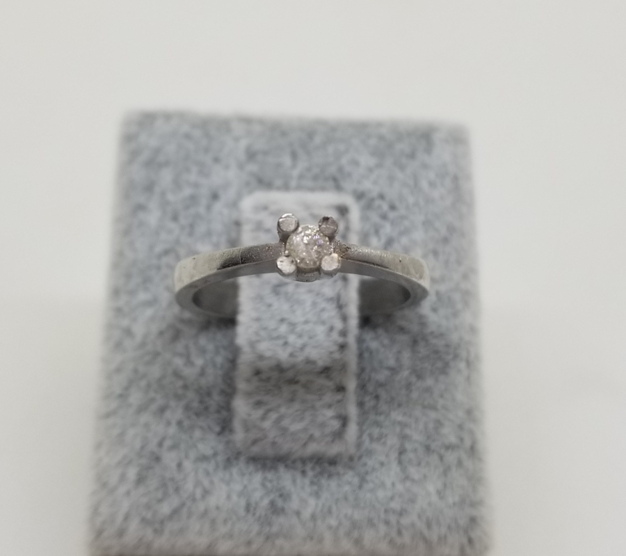 PIRLANTA TAŞLI TEKTAŞ YÜZÜK