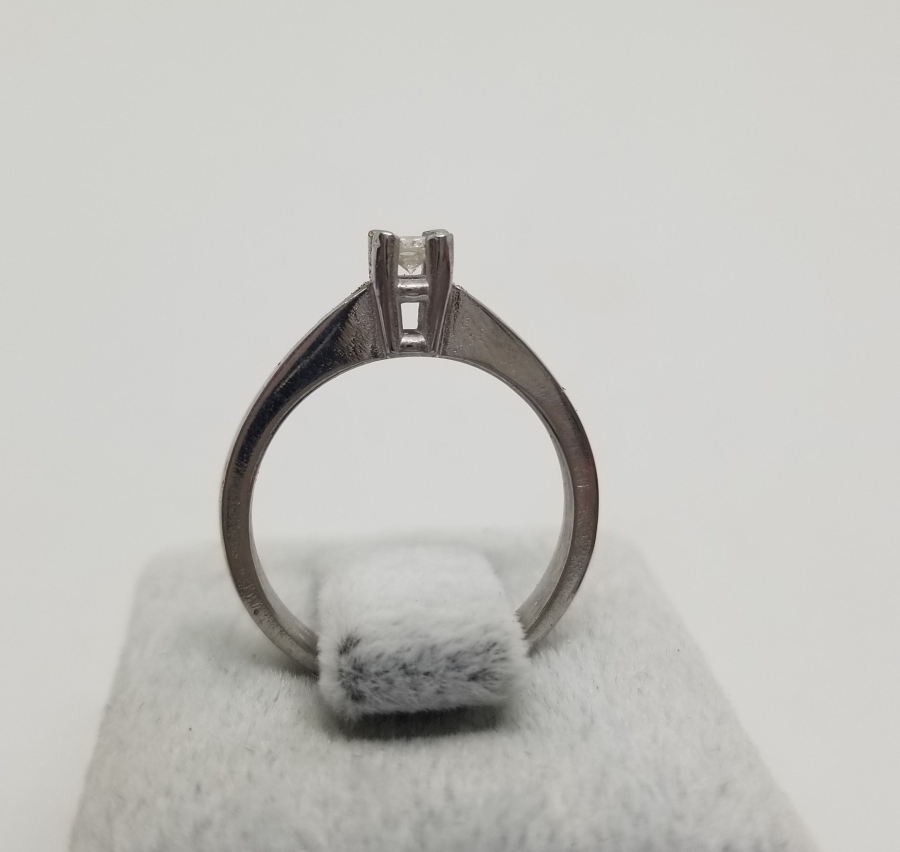 PIRLANTA TAŞLI TEKTAŞ YÜZÜK