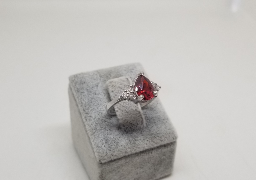 PIRLANTA TAŞLI HÜRREM YÜZÜĞÜ