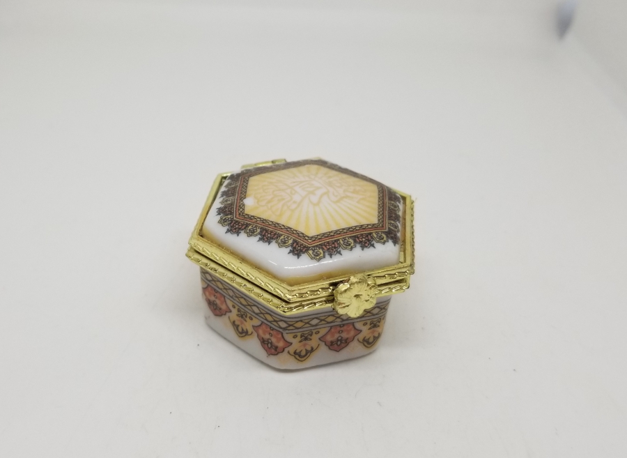 ÜZERİ YAZILI ANTİKA PORSELEN MÜCEVHER KUTUSU