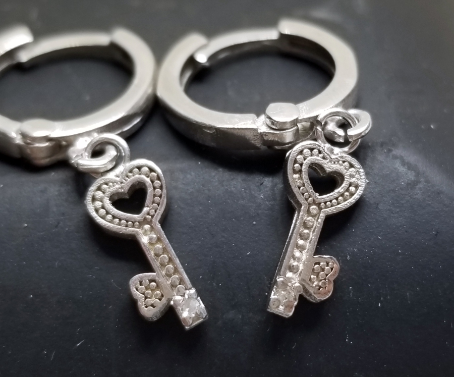 PIRLANTA TAŞLI ÖZEL YAPIM KÜPE