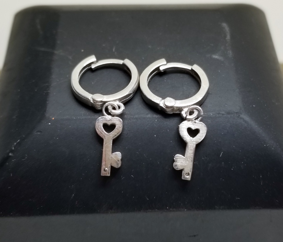 PIRLANTA TAŞLI ÖZEL YAPIM KÜPE