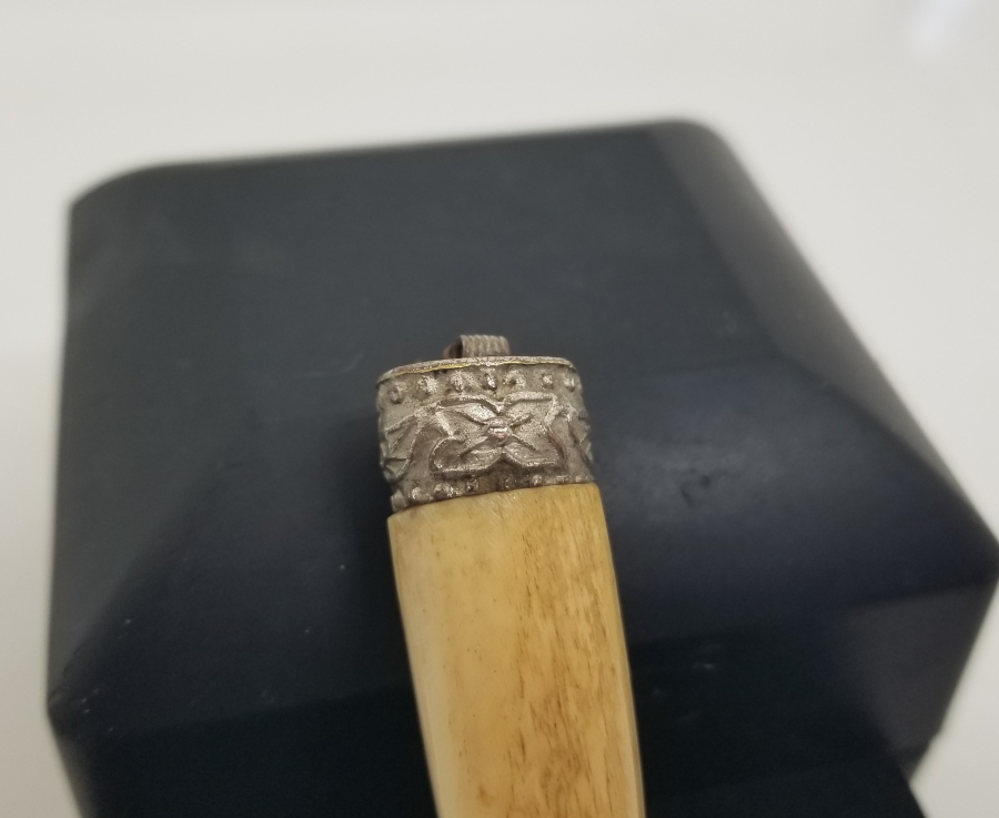 KAPLAN DİŞİNDEN YAPILMIŞ ÇOK NADİR UZAK DOĞU KOLYE