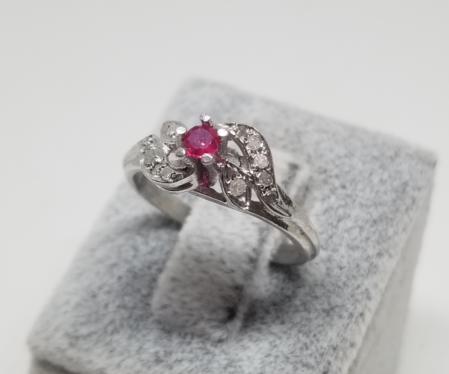 YAKUT VE PIRLANTA TAŞLI SALYANGOZ MODEL YÜZÜK