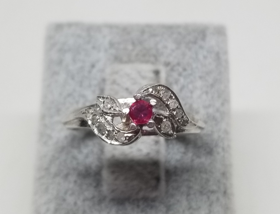 YAKUT VE PIRLANTA TAŞLI SALYANGOZ MODEL YÜZÜK