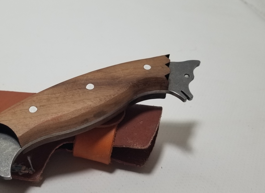 BÜYÜK BOY AHŞAP SAPLI VE KURT BAŞLI KAMPÇI BIÇAĞI