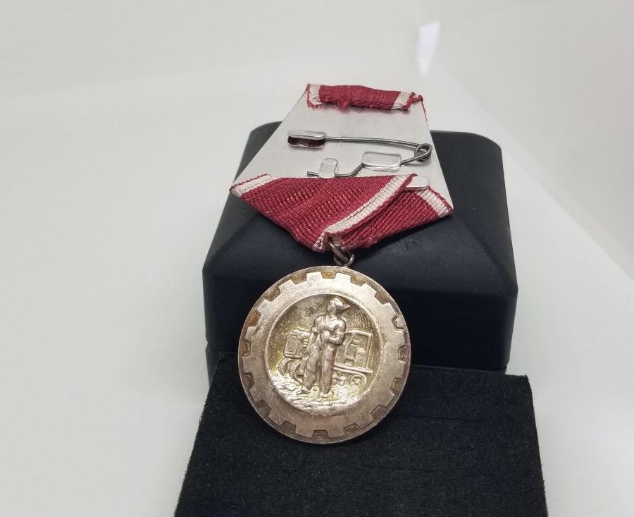 NADİR TİPTE ORİJİNAL ASKISIYLA SOVYET MADALYA