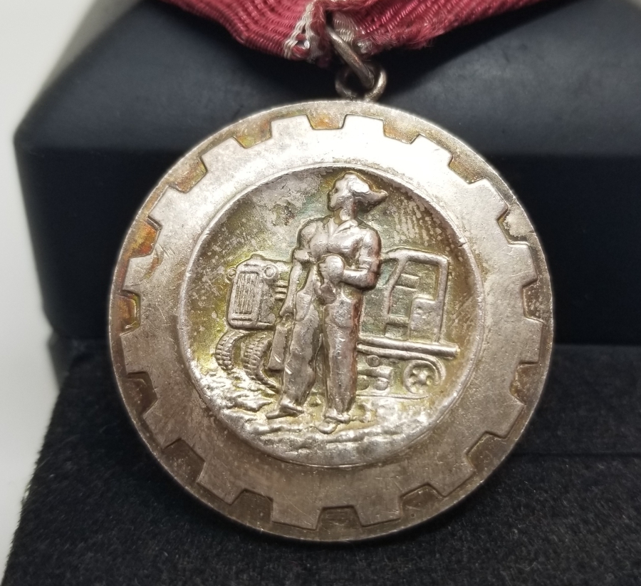 NADİR TİPTE ORİJİNAL ASKISIYLA SOVYET MADALYA