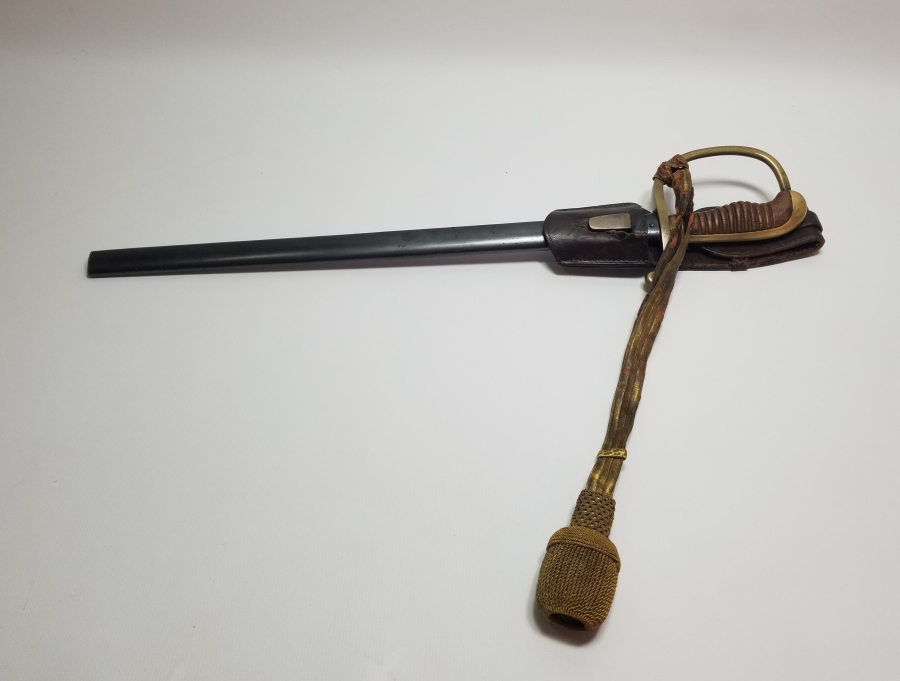 OSMANLI DÖNEMİ ORİJİNAL BEL ASKISI VE SIRMALI PÜSKÜLÜYLE ALLAH BİZİMLE YAZILI NADİR BOYDA TOPÇU KILICI - TOPÇU SUBAYI'NIN SON SAVUNMA KILICI