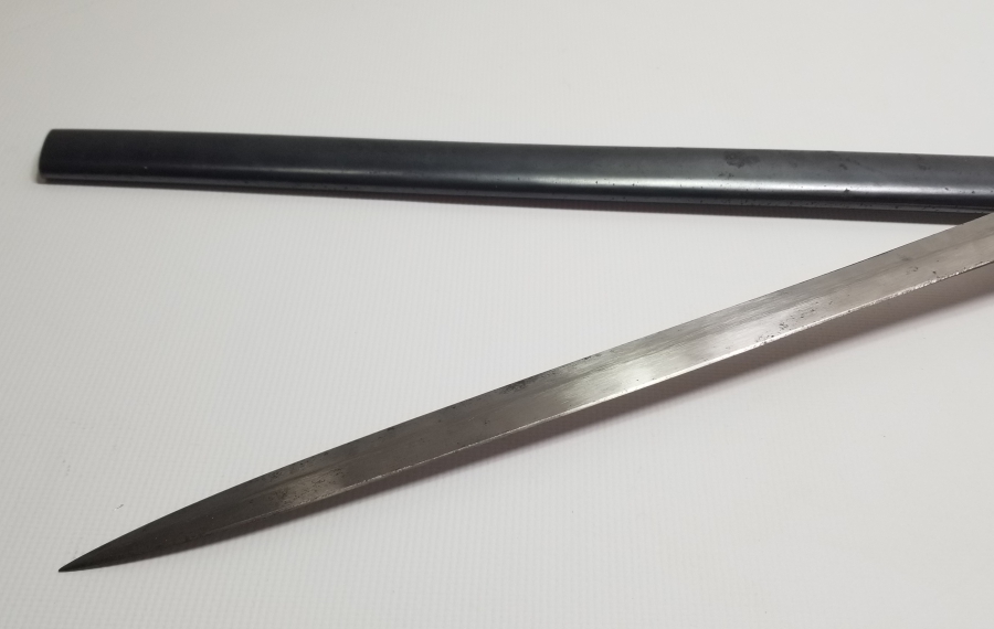 OSMANLI DÖNEMİ ORİJİNAL BEL ASKISI VE SIRMALI PÜSKÜLÜYLE ALLAH BİZİMLE YAZILI NADİR BOYDA TOPÇU KILICI - TOPÇU SUBAYI'NIN SON SAVUNMA KILICI