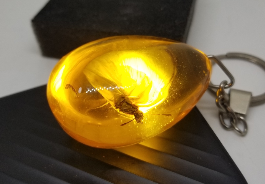 İÇİNDE KELEBEK BULUNAN ÖZEL YAPIM RUS ANAHTARLIK