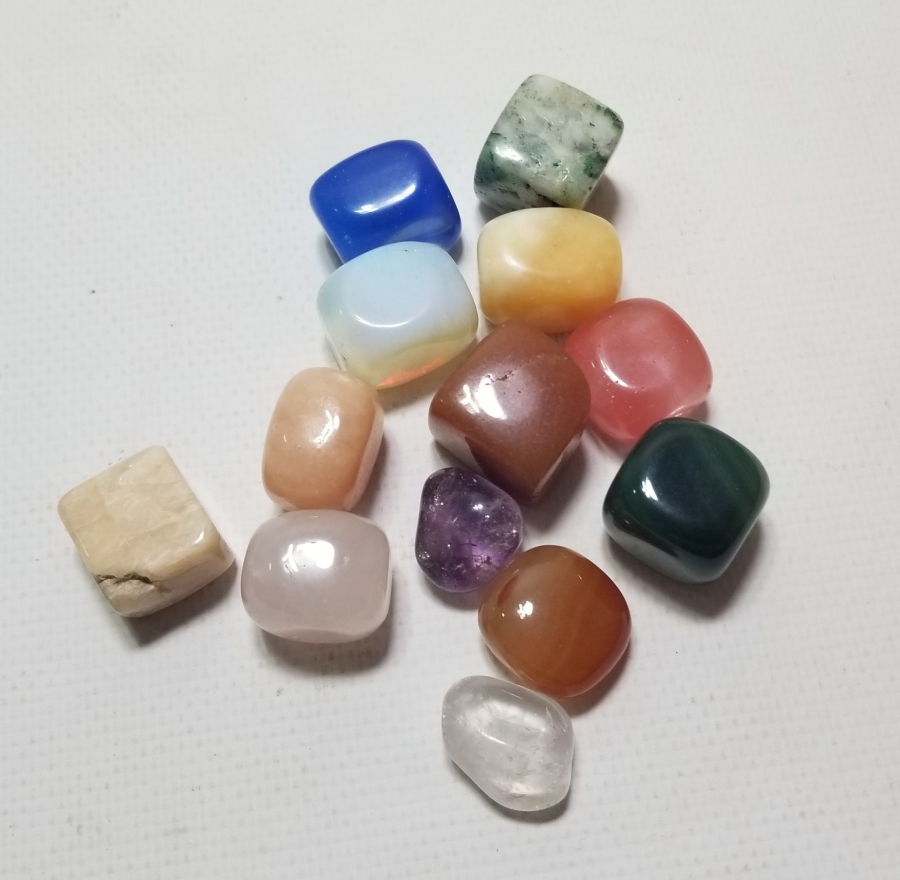 ÜZERİ CİLALANMIŞ ANTİKA DOĞAL TAŞ LOTU