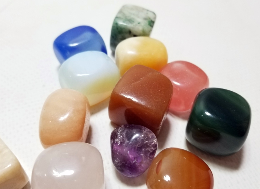 ÜZERİ CİLALANMIŞ ANTİKA DOĞAL TAŞ LOTU