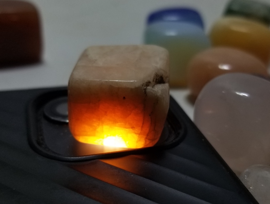 ÜZERİ CİLALANMIŞ ANTİKA DOĞAL TAŞ LOTU