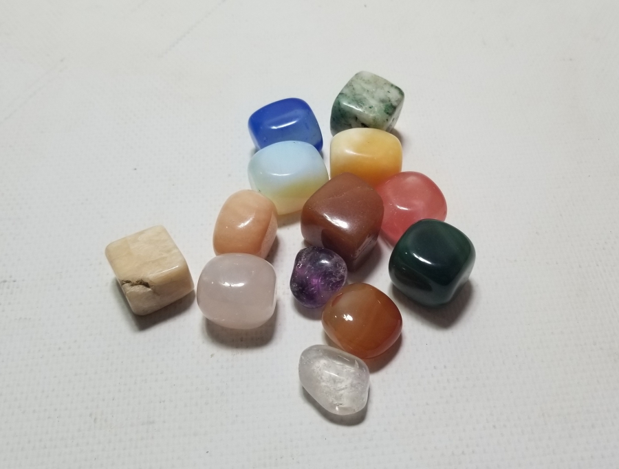 ÜZERİ CİLALANMIŞ ANTİKA DOĞAL TAŞ LOTU