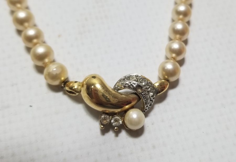 İNCİ GÖRÜNÜMLÜ BİJUTERİ GERDANLIK