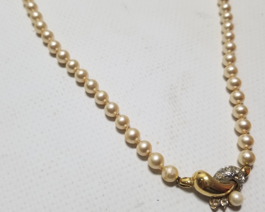 İNCİ GÖRÜNÜMLÜ BİJUTERİ GERDANLIK