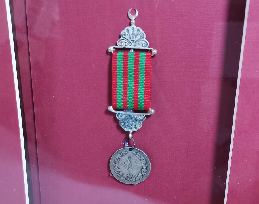 OSMANLI YUNAN HARBİ MADALYASI VE BERATI TAKIMI