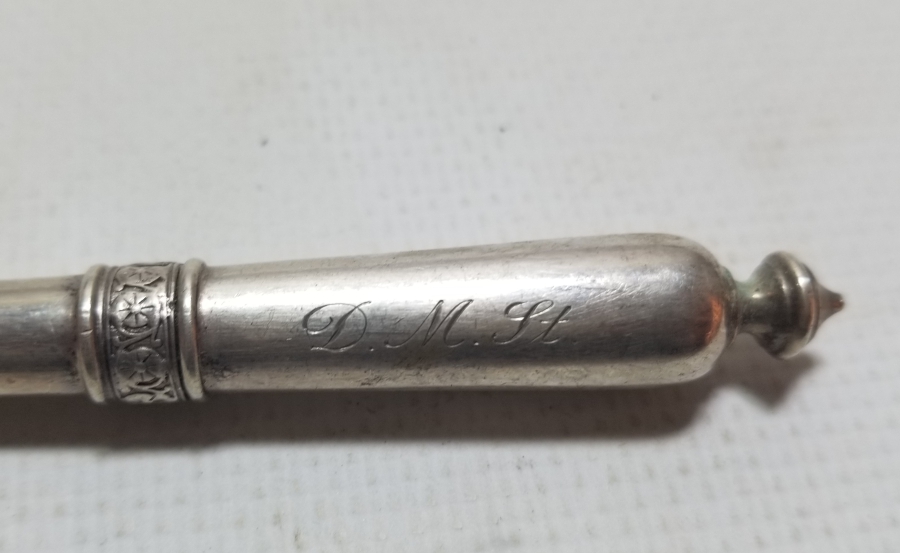 ÜZERİ İNSİYALLİ GÜMÜŞ KAPLAMA ANTİKA SERVİS ÇATALI