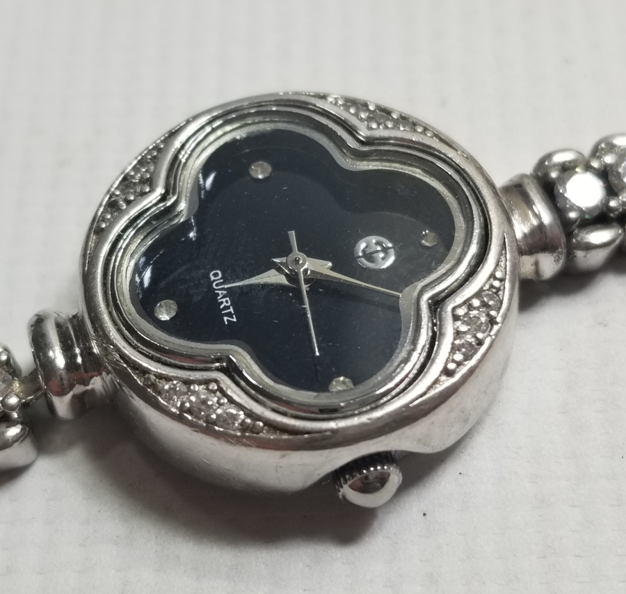 MARGAZİT TAŞLI PİLLİ KOL SAATİ