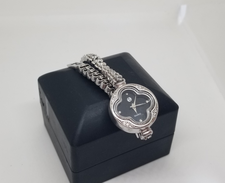 MARGAZİT TAŞLI PİLLİ KOL SAATİ