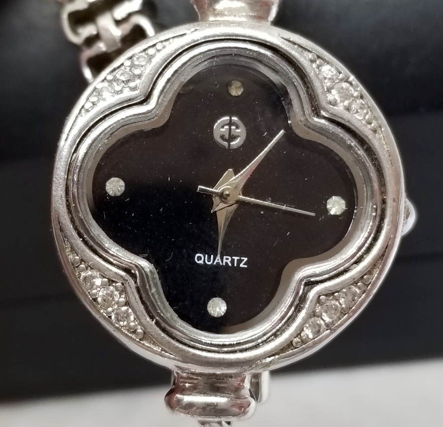 MARGAZİT TAŞLI PİLLİ KOL SAATİ