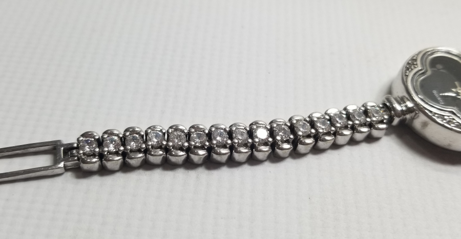 MARGAZİT TAŞLI PİLLİ KOL SAATİ