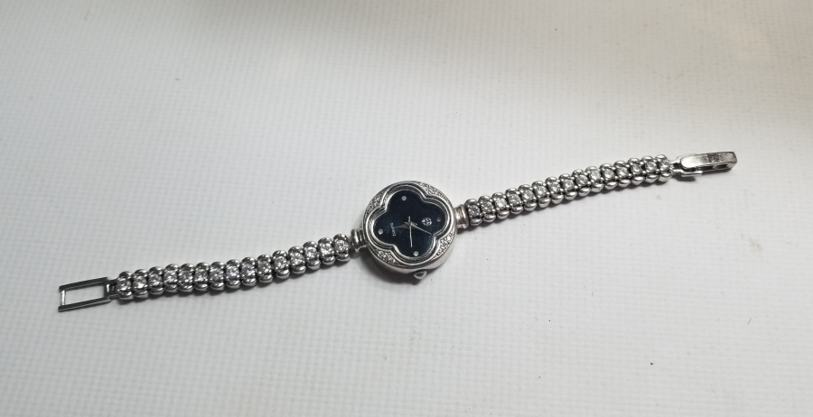 MARGAZİT TAŞLI PİLLİ KOL SAATİ