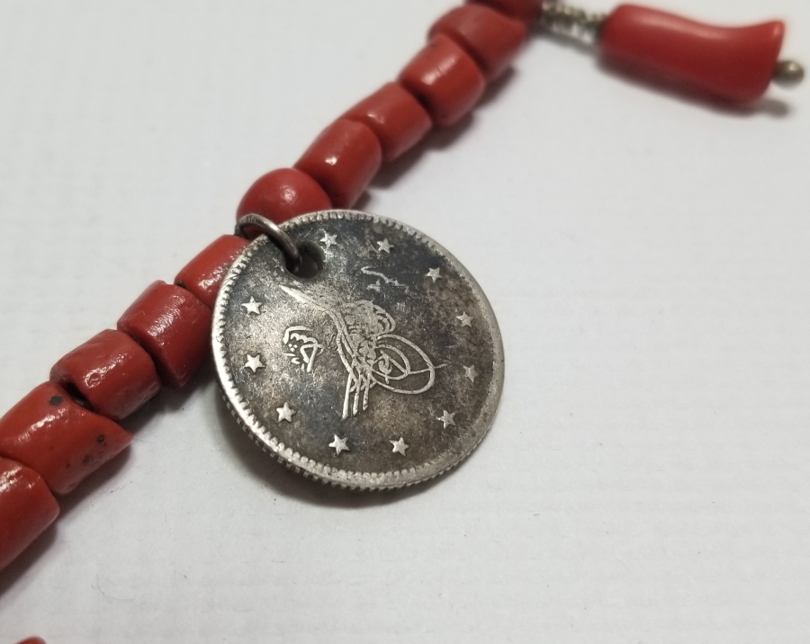 MERCAN TAŞLARINDAN DİZAYN EDİLMİŞ OSMANLI PARALI GERDANLIK VE BİLEKLİK