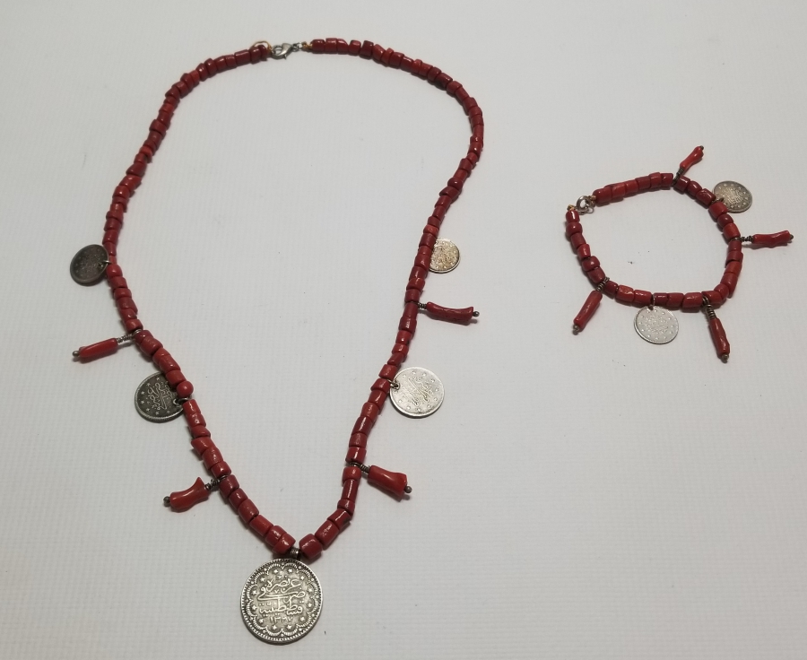 MERCAN TAŞLARINDAN DİZAYN EDİLMİŞ OSMANLI PARALI GERDANLIK VE BİLEKLİK