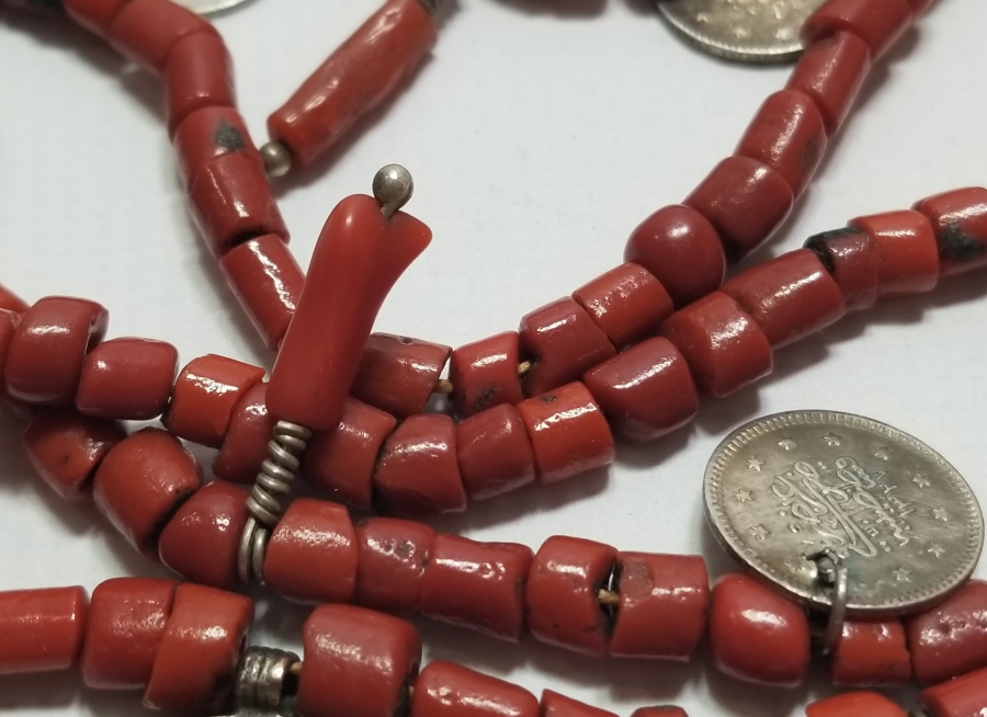 MERCAN TAŞLARINDAN DİZAYN EDİLMİŞ OSMANLI PARALI GERDANLIK VE BİLEKLİK