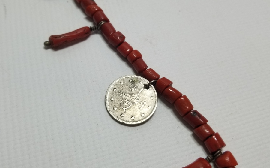 MERCAN TAŞLARINDAN DİZAYN EDİLMİŞ OSMANLI PARALI GERDANLIK VE BİLEKLİK