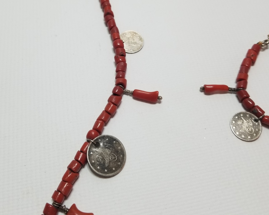 MERCAN TAŞLARINDAN DİZAYN EDİLMİŞ OSMANLI PARALI GERDANLIK VE BİLEKLİK