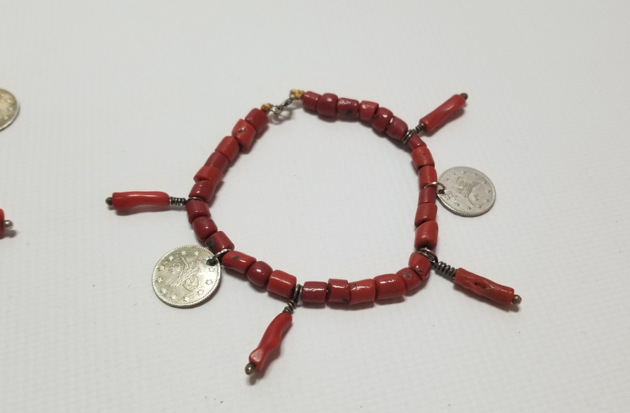 MERCAN TAŞLARINDAN DİZAYN EDİLMİŞ OSMANLI PARALI GERDANLIK VE BİLEKLİK