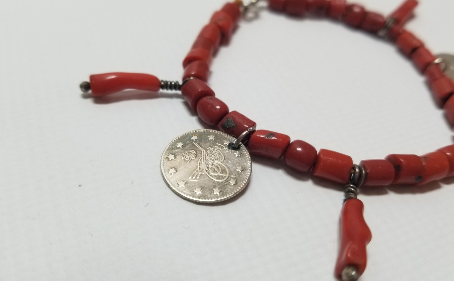 MERCAN TAŞLARINDAN DİZAYN EDİLMİŞ OSMANLI PARALI GERDANLIK VE BİLEKLİK