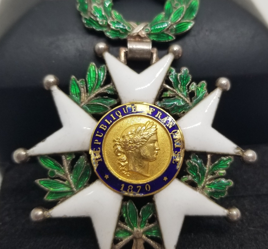 ORİJİNAL ASKI VER KURDELASIYLA ALTIN APLİKLİ FRANSIZ ONUR NİŞANI