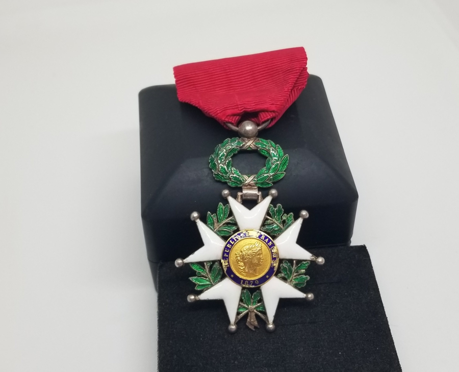 ORİJİNAL ASKI VER KURDELASIYLA ALTIN APLİKLİ FRANSIZ ONUR NİŞANI