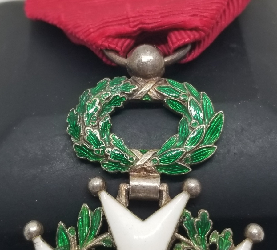 ORİJİNAL ASKI VER KURDELASIYLA ALTIN APLİKLİ FRANSIZ ONUR NİŞANI