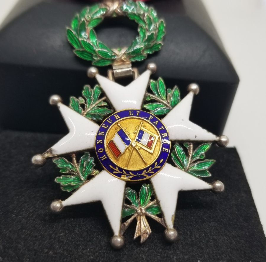 ORİJİNAL ASKI VER KURDELASIYLA ALTIN APLİKLİ FRANSIZ ONUR NİŞANI