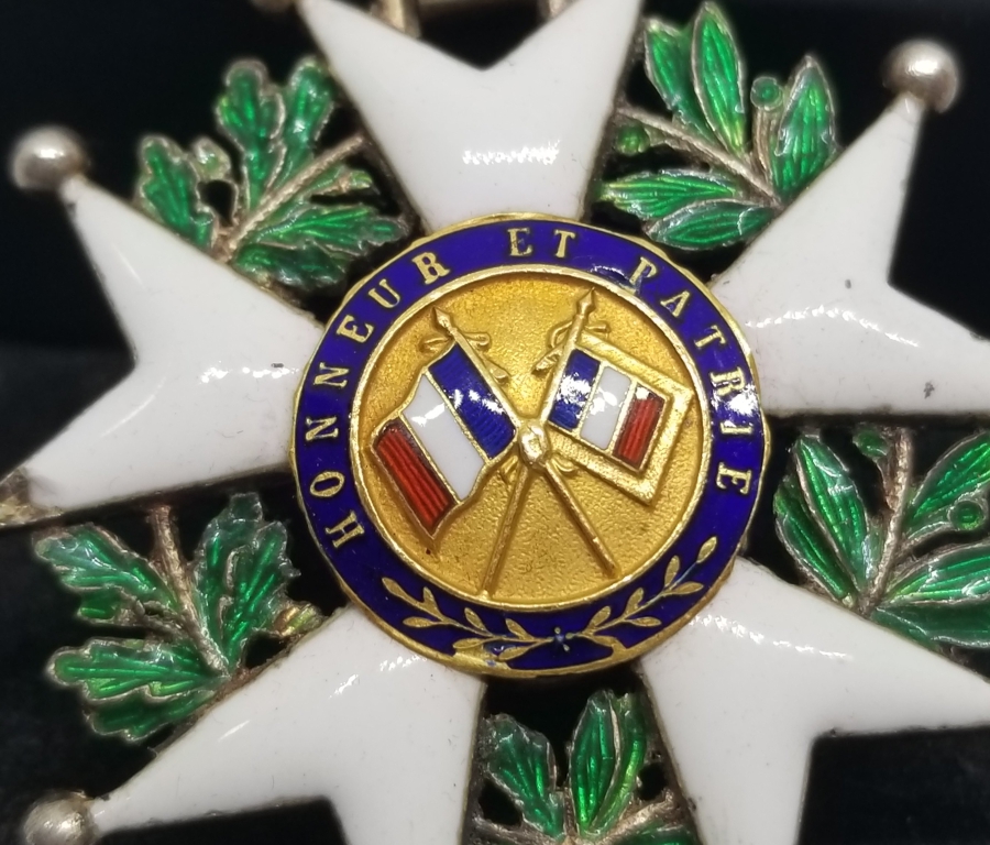 ORİJİNAL ASKI VER KURDELASIYLA ALTIN APLİKLİ FRANSIZ ONUR NİŞANI