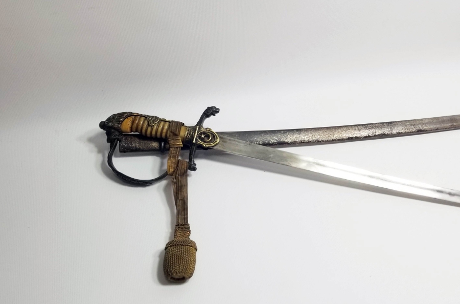 ASLAN BAŞLI VE AY YILDIZ BALÇAKLI ÇOK NADİR OSMANLI DÖNEMİ NADİR PAŞA KILICI