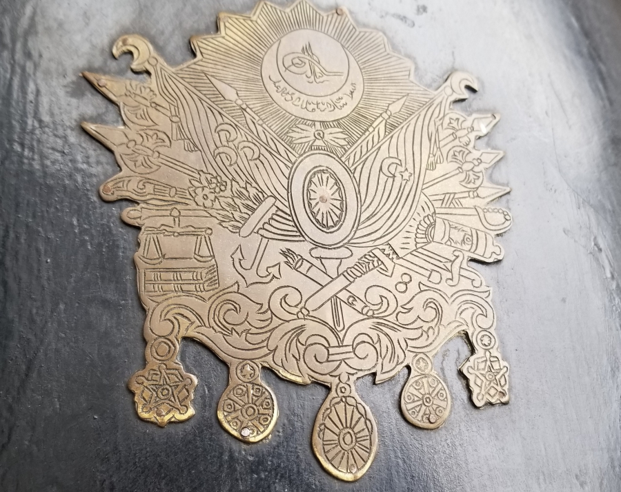 OSMANLI DEVLET ARMASI VE MUZİKA-İ HÜMAYUN AMBLEMLİ ÇOK NADİR MEHTERAN DAVULU VE DÖNEMİNE AİT TOKMAĞI