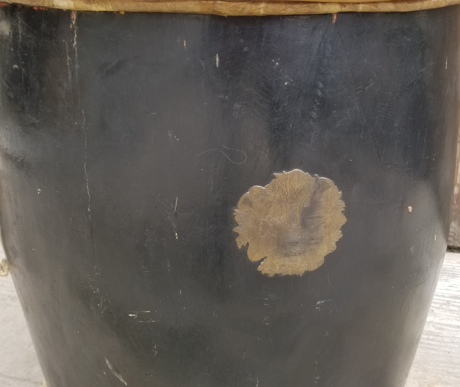 OSMANLI DEVLET ARMASI VE MUZİKA-İ HÜMAYUN AMBLEMLİ ÇOK NADİR MEHTERAN DAVULU VE DÖNEMİNE AİT TOKMAĞI