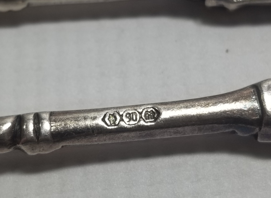 KABARTMA İŞÇİLİKLİ GÜMÜŞ KAPLAMA ANTİKA ÇATAL TAKIMI