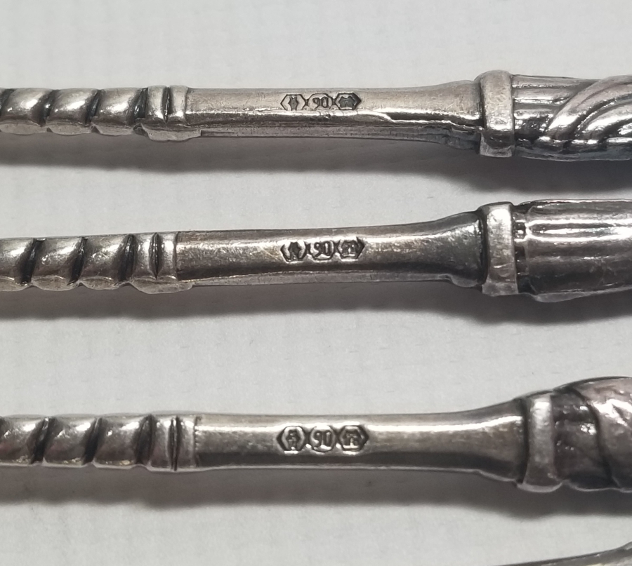 KABARTMA İŞÇİLİKLİ GÜMÜŞ KAPLAMA ANTİKA ÇATAL TAKIMI