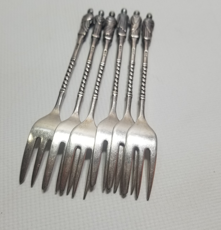 KABARTMA İŞÇİLİKLİ GÜMÜŞ KAPLAMA ANTİKA ÇATAL TAKIMI