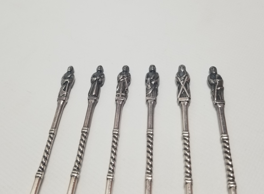 KABARTMA İŞÇİLİKLİ GÜMÜŞ KAPLAMA ANTİKA ÇATAL TAKIMI