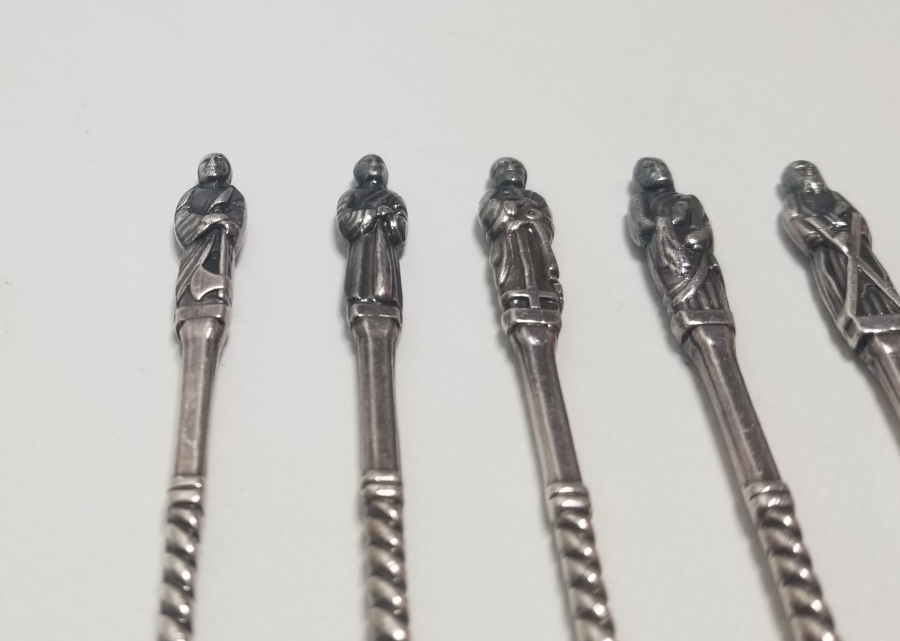 KABARTMA İŞÇİLİKLİ GÜMÜŞ KAPLAMA ANTİKA ÇATAL TAKIMI